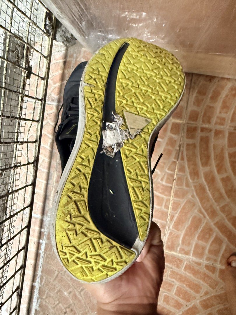 Nike and New Balance Trainers (Category: Sneakers) located in Mandaluyong City. Submitted by haydayyy (Listing ID 1463098845, Image 2). Description: Take all, Nike and New Balance trainers. All size US 9.5. All in all 4 pairs..