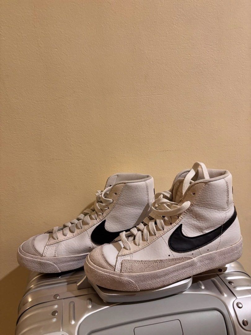 Nike Blazer (Category: Sneakers) located in Bacoor. Submitted by stats05 (Listing ID 1462960164, Image 1). Description: Size: 4Y Condition: slightly used NEGOTIABLE FOR SURE BUYERS.