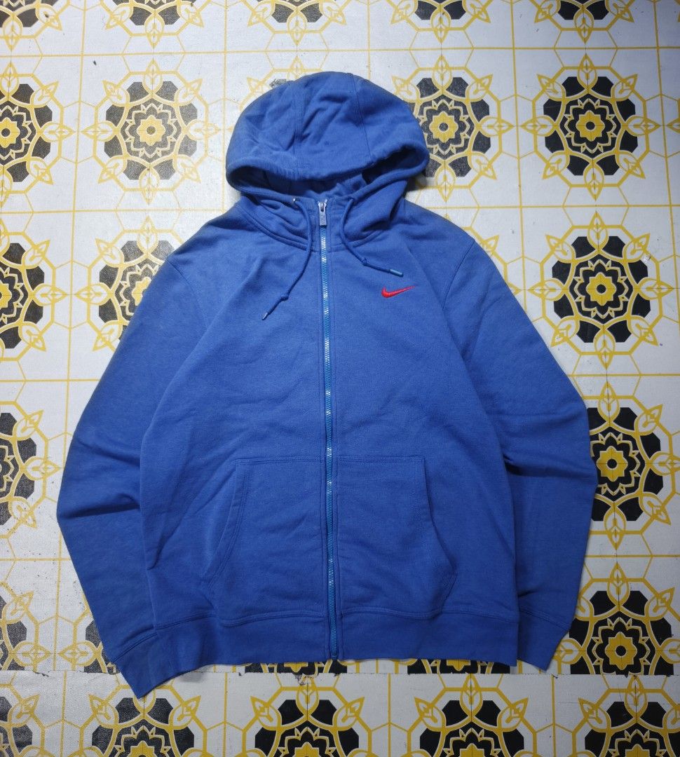Nike Blue Zip-Up Hoodie (Category: Coats, Jackets and Outerwear) located in Manila. Submitted by yuzthrift (Listing ID 1463005223, Image 1). Description: Y2K NIKE EMBROID LOGO RED FULL ZIP HOODIE JACKET AUTHENTIC ‎ ‎SIZE : XL ‎DIME : 23 X 27.5 ‎9.5/10 COLORATE ‎ISSUE : LINTS ONLY ‎ ‎400PHP + SHIPPING.
