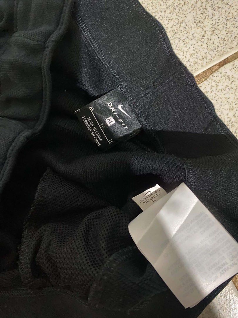Nike Bottom Swoosh (Category: Joggers) located in Pagadian. Submitted by romenallauderes (Listing ID 1463047127, Image 3). Description: Nike Bottom Swoosh Waist: 30 - 34 Length: 35 Excellent Condition 10/10 Color Rate No issues.