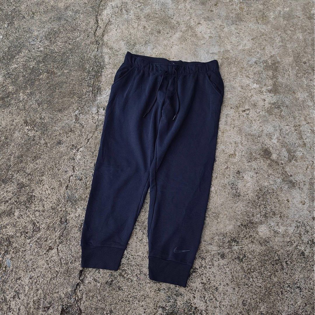 Nike Bottom Swoosh (Category: Joggers) located in Pagadian. Submitted by romenallauderes (Listing ID 1463047127, Image 1). Description: Nike Bottom Swoosh Waist: 30 - 34 Length: 35 Excellent Condition 10/10 Color Rate No issues.