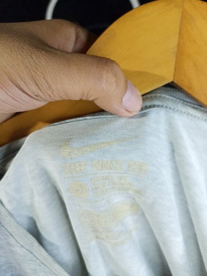 Nike Can't Catch Kyrie Tee (Category: Tshirts & Polo Shirts ) located in Castilla. Submitted by stignapamorma (Listing ID 1463114283, Image 3). Description: Thrifted Round Neck T-shirt Size - 20x26.5 Condition - Excellent Color Rate - 9/10 Issue - None Price - 350+SF.