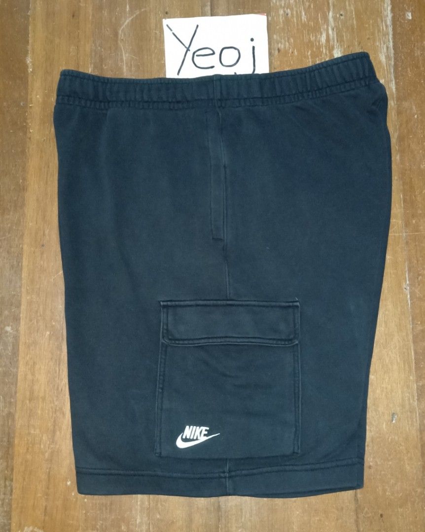 Nike Cargo Short ✔️ XL (Category: Shorts) located in Tayabas. Submitted by joeyjoe_19 (Listing ID 1463018759, Image 1). Description: XL.. Size 36 to 42 x L21 ✔️ Good condition.. 8.5/10 Cr ✔️ Fade.. May repaired na hole near right pocket Php 320 Plus SF Only ✅.