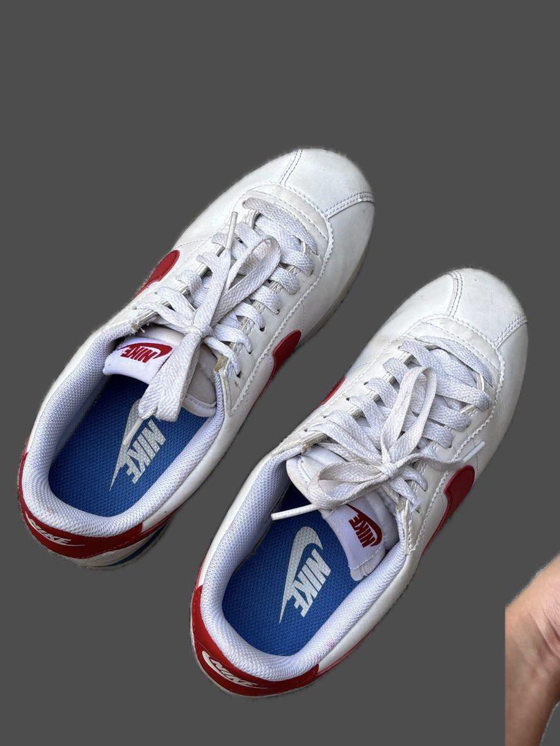 Nike Cortez White Red Leather Sneakers (Category: Sneakers) located in Marikina City. Submitted by ladybird.16 (Listing ID 1462991516, Image 3). Description: ⭐️ Women’s US 6.5; 23.5 CM ⭐️ Nike Cortez Forrest Gump shoe ⭐️ Still with box! Bought for around 5k+ ⭐️ Just needs cleaning but overall in good condition.