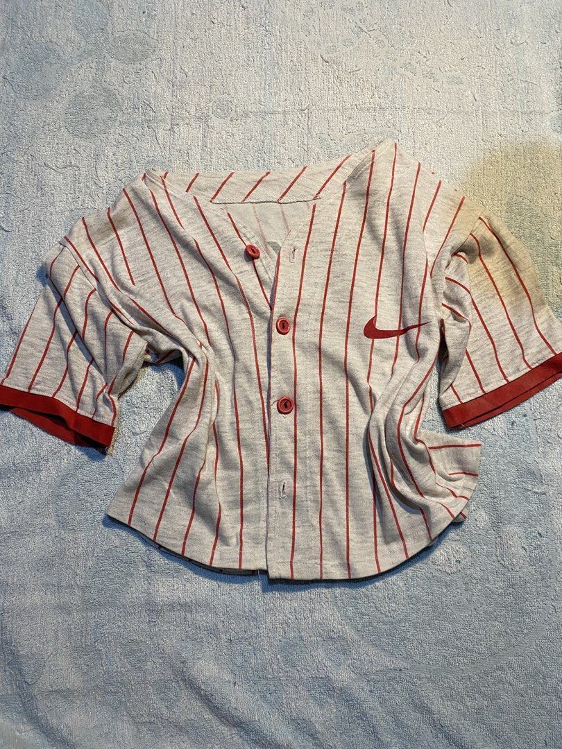 Nike Cropped Top (Category: Shirts) located in Mapandan. Submitted by elavee (Listing ID 1463086633, Image 1). Description: .