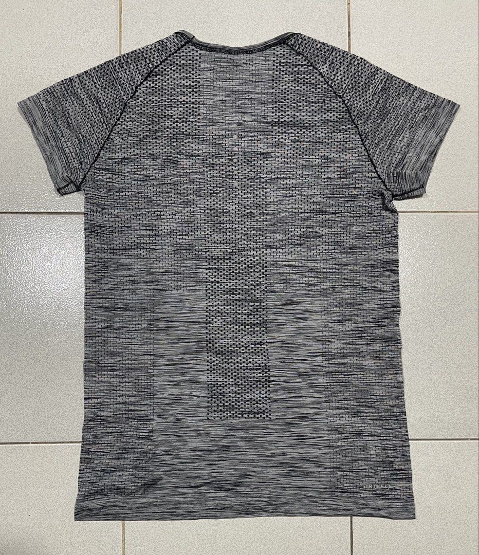 Nike Dri Fit (Category: Activewear) located in Mandaue City. Submitted by MJ_80 (Listing ID 1463023956, Image 2). Description: Womens Nike Dri Fit Medium on tag Dimes : 16.5 X 25 See photos for measurements Color rate & Condition : 9.8/10 Price : 580.