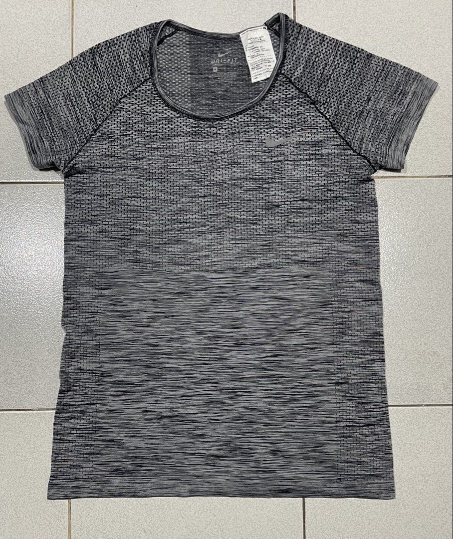 Nike Dri Fit (Category: Activewear) located in Mandaue City. Submitted by MJ_80 (Listing ID 1463023956, Image 1). Description: Womens Nike Dri Fit Medium on tag Dimes : 16.5 X 25 See photos for measurements Color rate & Condition : 9.8/10 Price : 580.