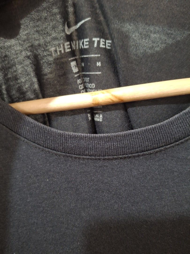 Nike Dri fit Shirt (Category: Tshirts & Polo Shirts ) located in Cavite. Submitted by thrifttowitzki (Listing ID 1462910039, Image 3). Description: 21x26.