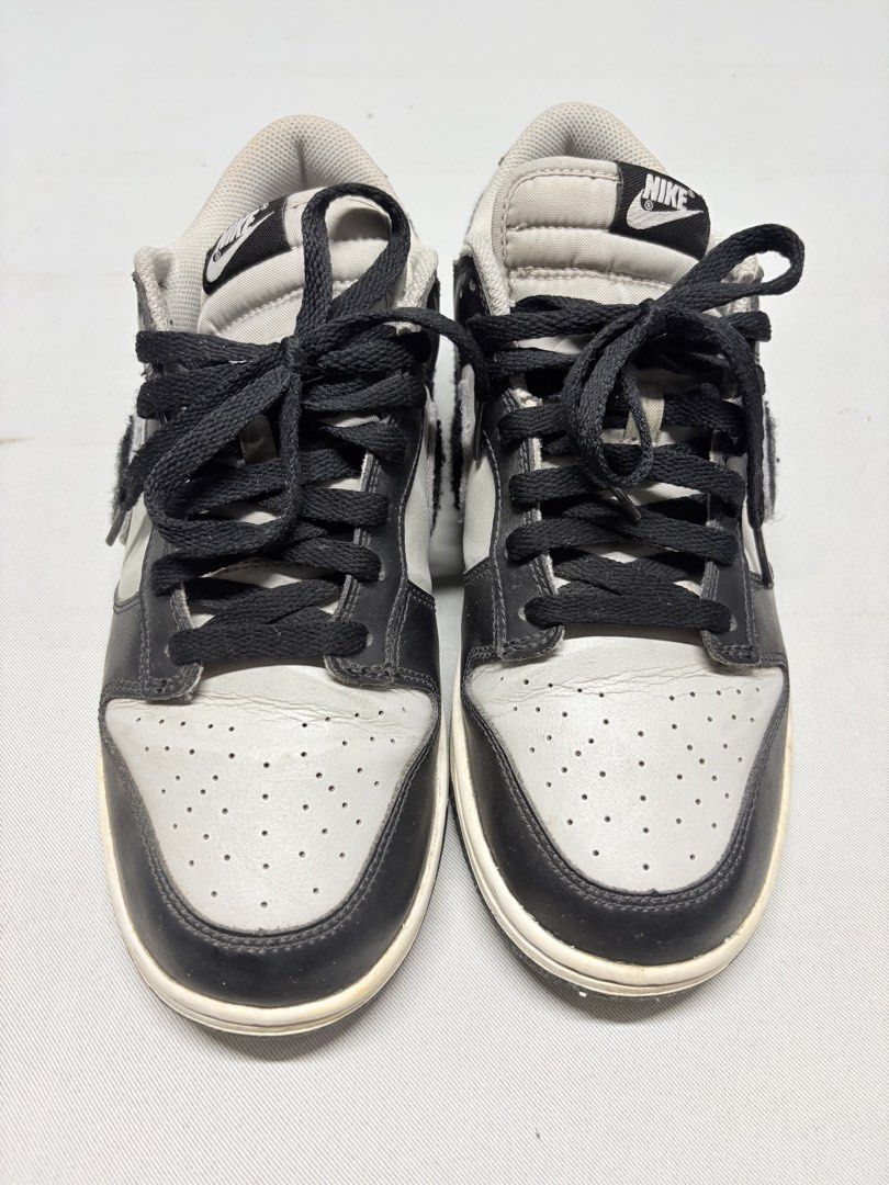 NIKE DUNK LOW CHENILLE SWOOSH (Category: Sneakers) located in Baguio. Submitted by viibodegaaa (Listing ID 1463019854, Image 2). Description: NIKE DUNK LOW CHENILLE SWOOSH Size: 10US | 9UK | 28cm Condition: used Price: 2280.