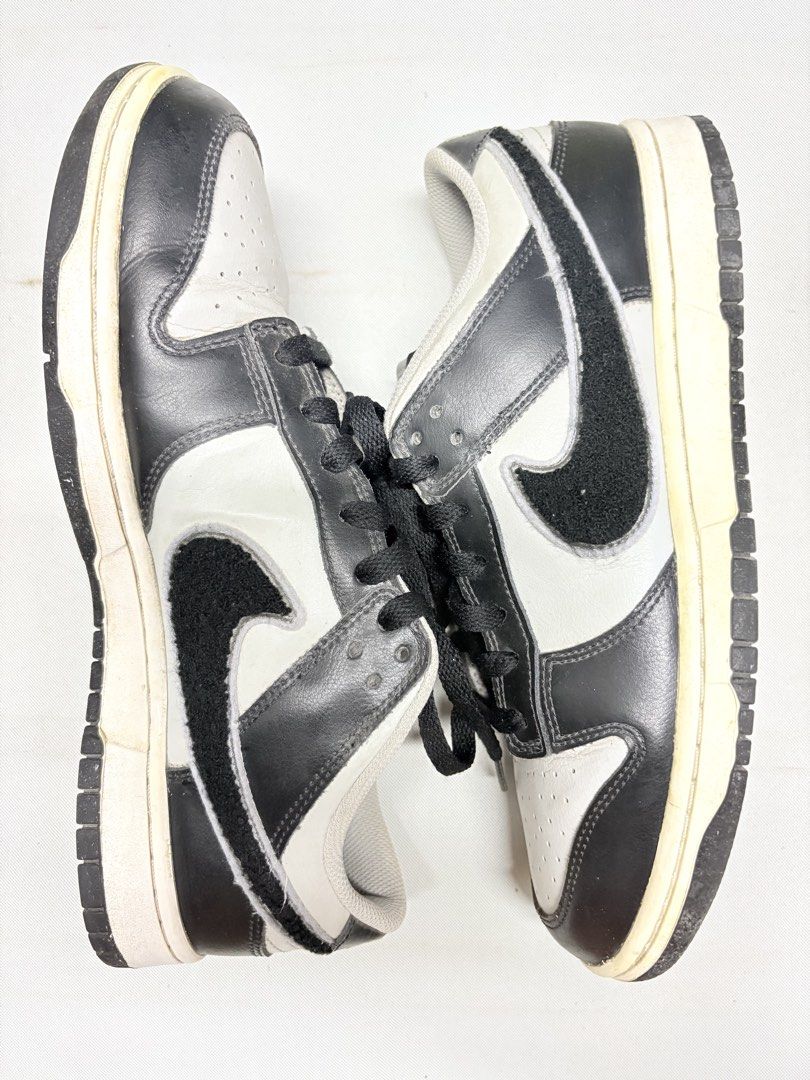 NIKE DUNK LOW CHENILLE SWOOSH (Category: Sneakers) located in Baguio. Submitted by viibodegaaa (Listing ID 1463019854, Image 3). Description: NIKE DUNK LOW CHENILLE SWOOSH Size: 10US | 9UK | 28cm Condition: used Price: 2280.