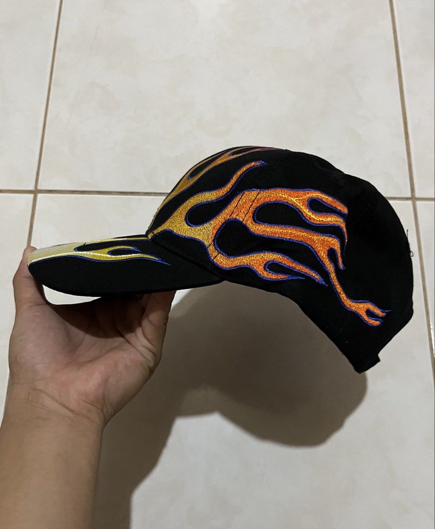 NIKE FLAME OG CAP (Category: Caps & Hats) located in Cavite. Submitted by drip_syndicate (Listing ID 1463102577, Image 3). Description: ONE SIZE FITS ALL CONDITION: 9.8/10 COLOR RATE: 9.8/10 NO ISSUE .