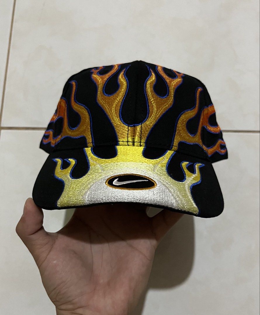 NIKE FLAME OG CAP (Category: Caps & Hats) located in Cavite. Submitted by drip_syndicate (Listing ID 1463102577, Image 1). Description: ONE SIZE FITS ALL CONDITION: 9.8/10 COLOR RATE: 9.8/10 NO ISSUE .