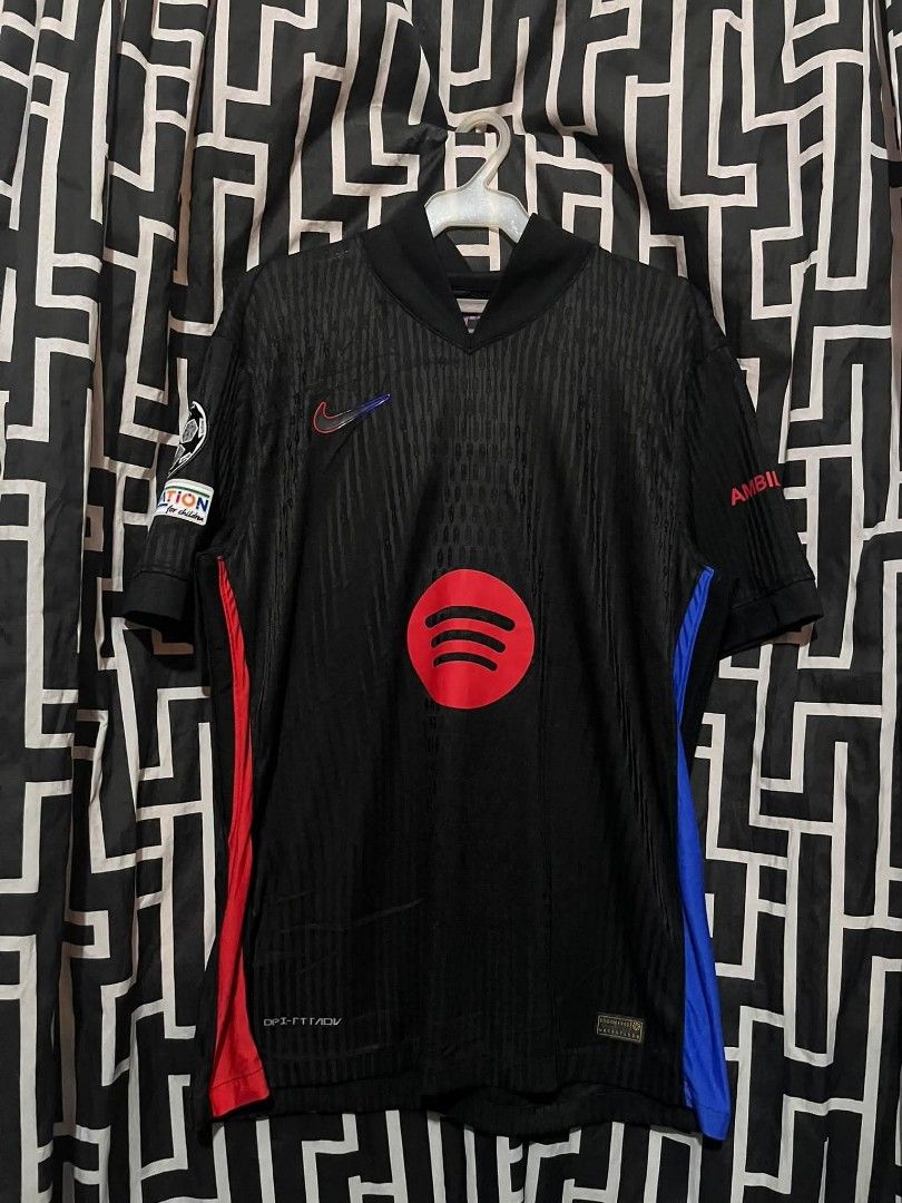 Nike Football jersey (Category: Activewear) located in Manila. Submitted by bibiies2.0xghettothrift (Listing ID 1462887486, Image 1). Description: Nike Football jersey Mine 550 Details W26 L30 fit to large Loc.baclaran parañaque.