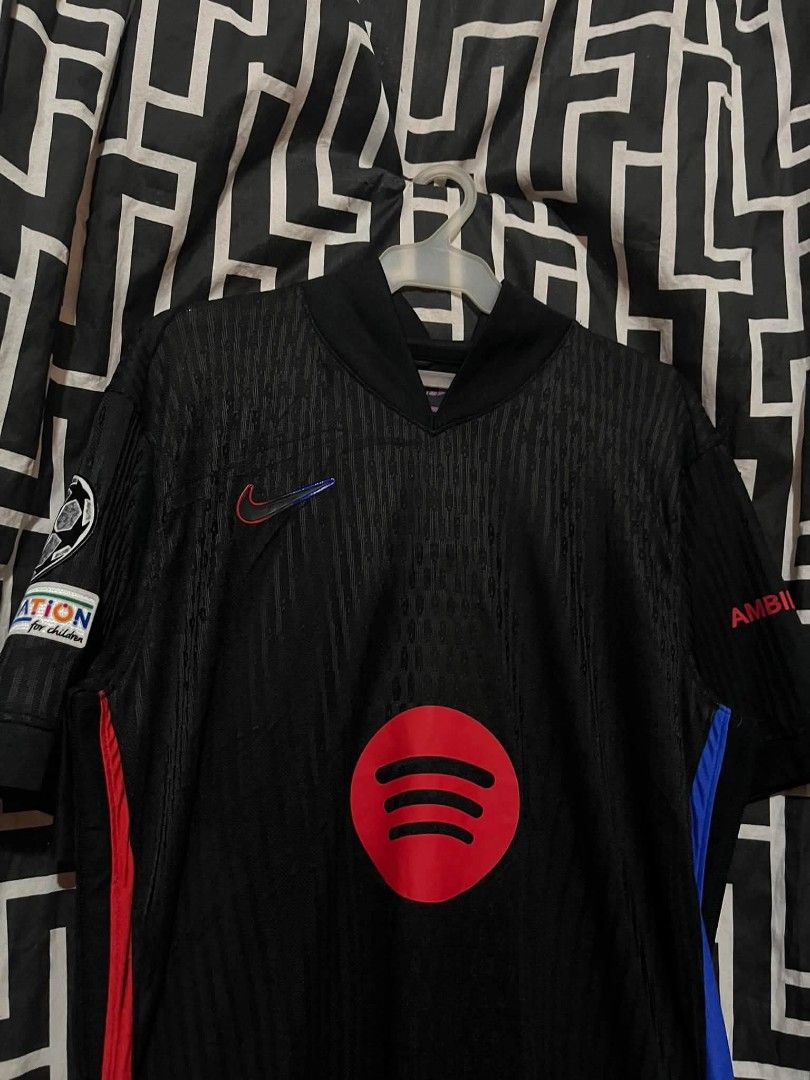 Nike Football jersey (Category: Activewear) located in Manila. Submitted by bibiies2.0xghettothrift (Listing ID 1462887486, Image 2). Description: Nike Football jersey Mine 550 Details W26 L30 fit to large Loc.baclaran parañaque.