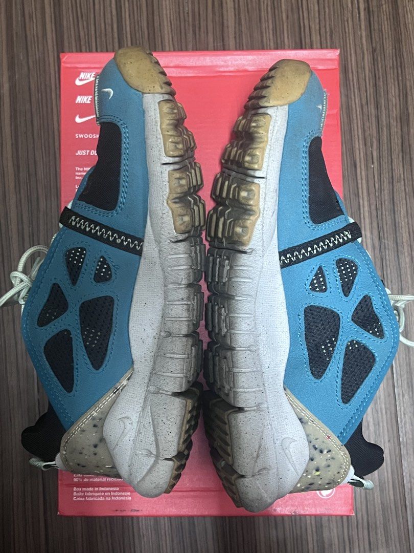 Nike Free Terra Vista (Category: Sneakers) located in Makati City. Submitted by cudiasemsem_04 (Listing ID 1462916823, Image 3). Description: Color: Black / Bright Spruce / Mint Foam / Oil Green RFS: Declutter.