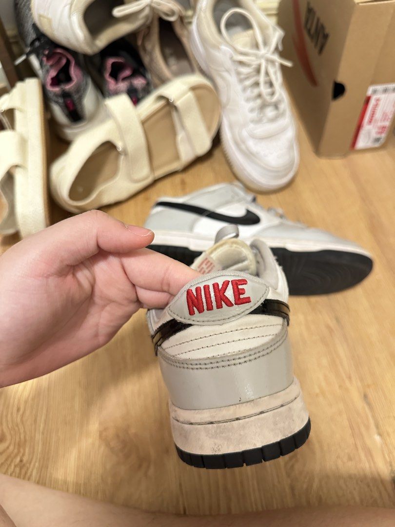 [NIKE] gray dunks (Category: Sneakers) located in Cainta. Submitted by m4tchyyy (Listing ID 1463027031, Image 2). Description: 🌀 size 8 🌀 needs cleaning! 🌀 will be shipped in a random shoe box 🍀 mop: gcash or bdo 🍀 mod: j&t, ggx, or same day delivery within mm.