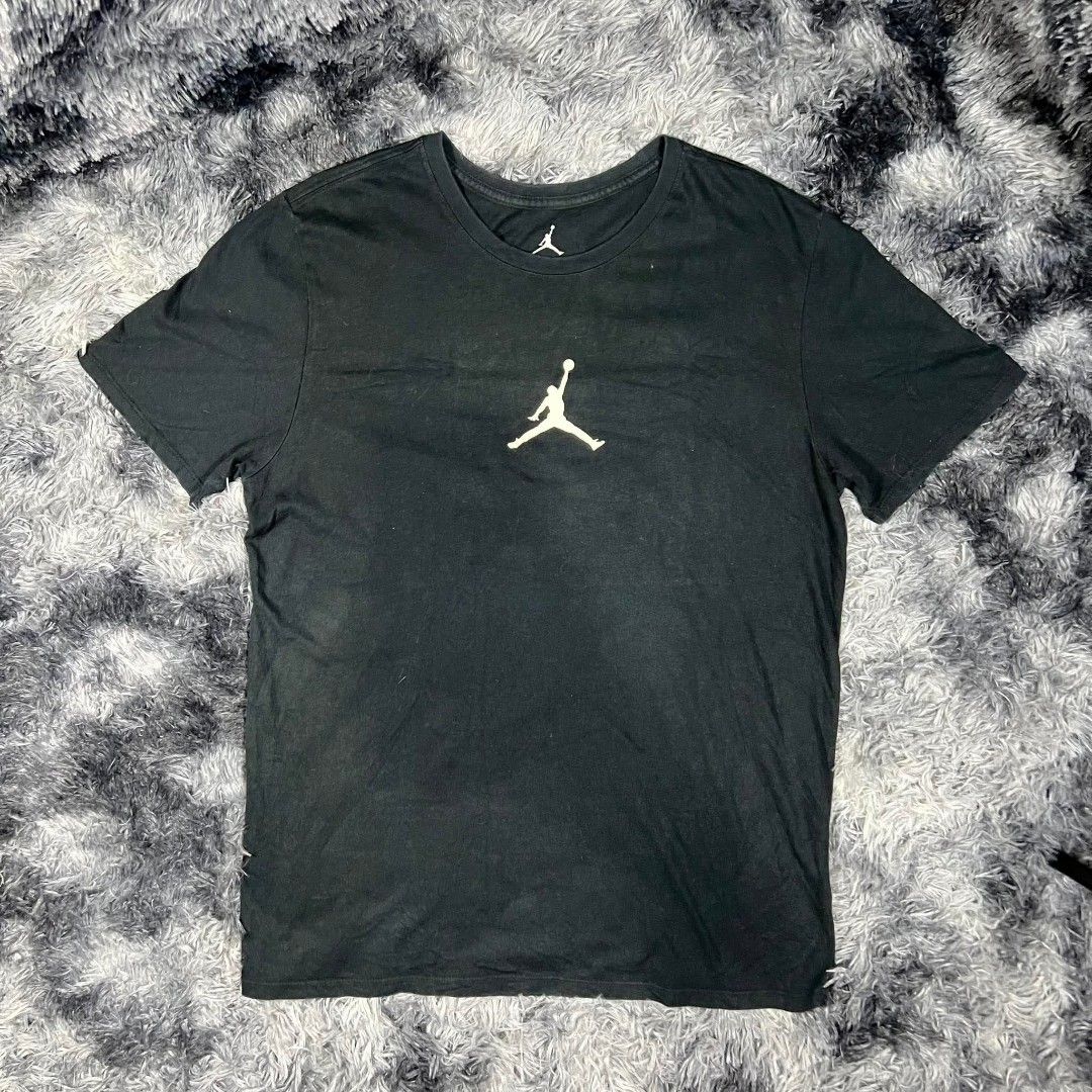 Nike Jordan (Category: Tshirts & Polo Shirts ) located in Davao. Submitted by thrft2jerusalem (Listing ID 1462944024, Image 1). Description: 9/10 color rate excellent condition issue:need wash dimes: 21x29 size: XL can ship nationwide thru: jNT or LBC PAYMENT FIRST POLICY payment method gcash bank transfer all items are THRIFTS limit your expectations Mindanao, Davao city.