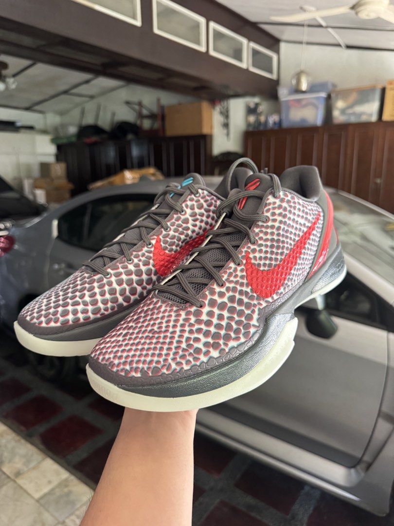 Nike Kobe VI 3D (Category: Sneakers) located in Quezon City. Submitted by chriscats24 (Listing ID 1463040848, Image 2). Description: - Nike Kobe VI Protro 3d - Size: 11 US Men's - Comes with original box - Includes 3d glass Item from Quezon City Mindanao Ave Payment gcash or bpi qr Ship lalamove/lbc/jrs .