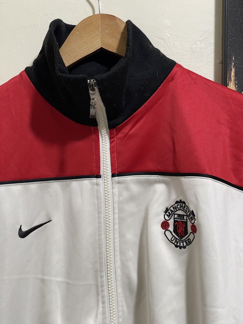 Nike manchester full zip jacket (Category: Coats, Jackets and Outerwear) located in Marikina City. Submitted by joshuaades21107 (Listing ID 1462898996, Image 2). Description: Embroidered design.