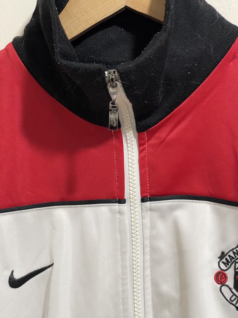 Nike manchester full zip jacket (Category: Coats, Jackets and Outerwear) located in Marikina City. Submitted by joshuaades21107 (Listing ID 1462898996, Image 3). Description: Embroidered design.