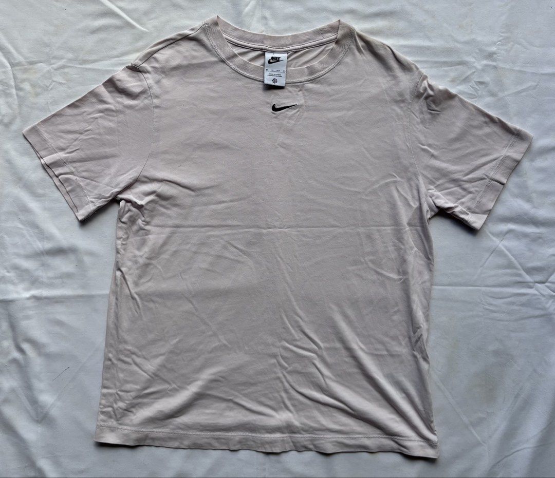 NIKE MID SWOOSH (Category: Tshirts & Polo Shirts ) located in Gerona. Submitted by jeerthrift (Listing ID 1462987194, Image 1). Description: Nike mid swoosh Xs L-18 W-24.5 Good as new Authentic! ₱300+sf.