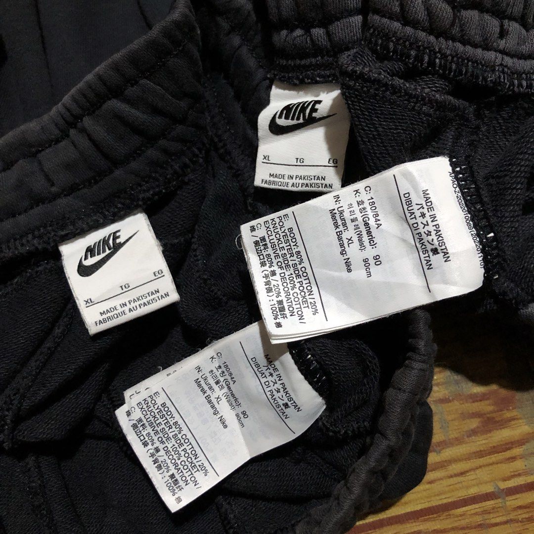 NIKE MULTI EMBROID LOGO BUNDLE OF TWO (Category: Shorts) located in Dasmarinas. Submitted by cornyxmessy (Listing ID 1463057790, Image 3). Description: bawal sa maselan same dimes waist - 30 to 34 length - 17.5.