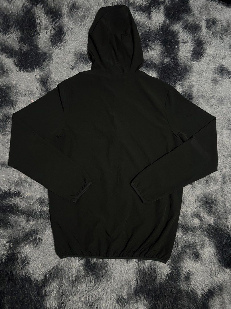Nike pro DRIFIT running hoodie (Category: Activewear) located in Cebu City. Submitted by drip_block (Listing ID 1463020513, Image 2). Description: Dimes 21x29.