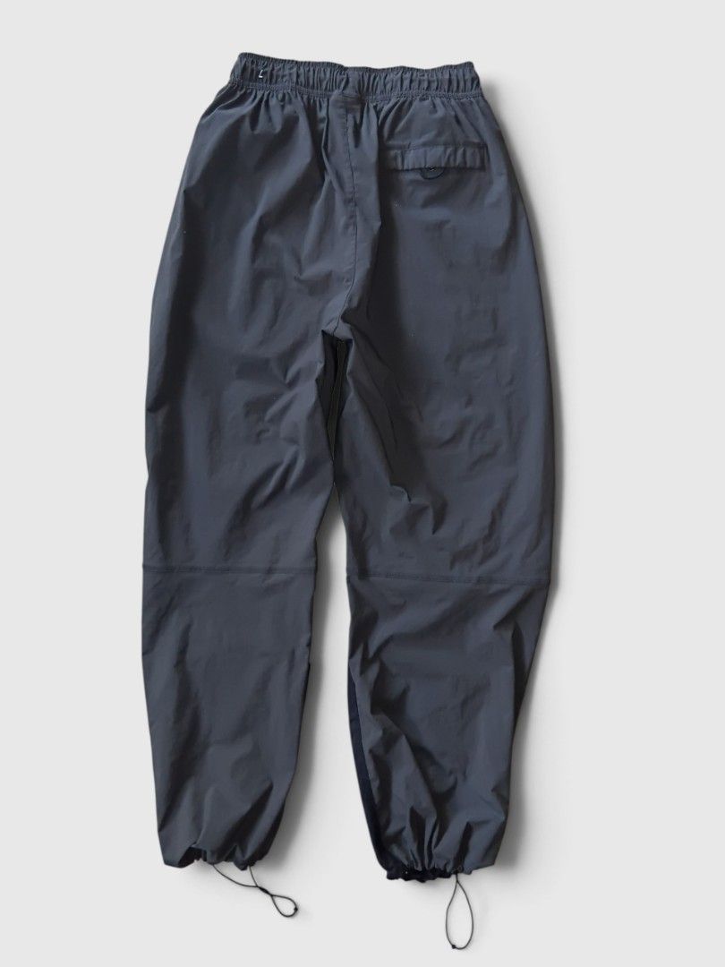 Nike red tag tech fleece (Category: Joggers) located in Malasiqui. Submitted by v.hype (Listing ID 1463001432, Image 2). Description: Nike red tag tech fleece size : small on tag dimension: 26-30w 41L as new price : 1200 pesos + ship.