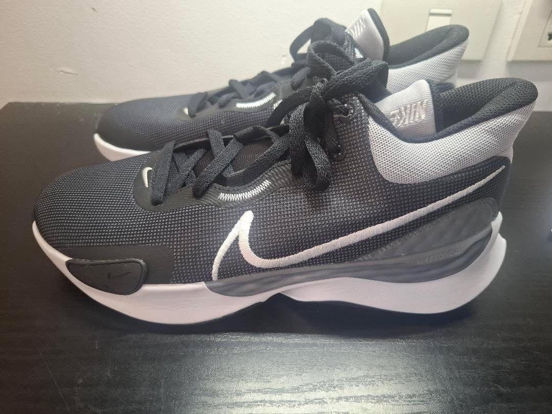 Nike Renew Elevate (Category: Sneakers) located in Bacolod City. Submitted by rosemth (Listing ID 1462952380, Image 2). Description: Nike Renew Elevate 3 Selling in behalf of someone Size: US10 GOOD AS BRAND NEW (NO BOX) Last price: ₱2,500 MOP: gcash - pay as you order or payment upon meetup LOC: Manila/Taft.