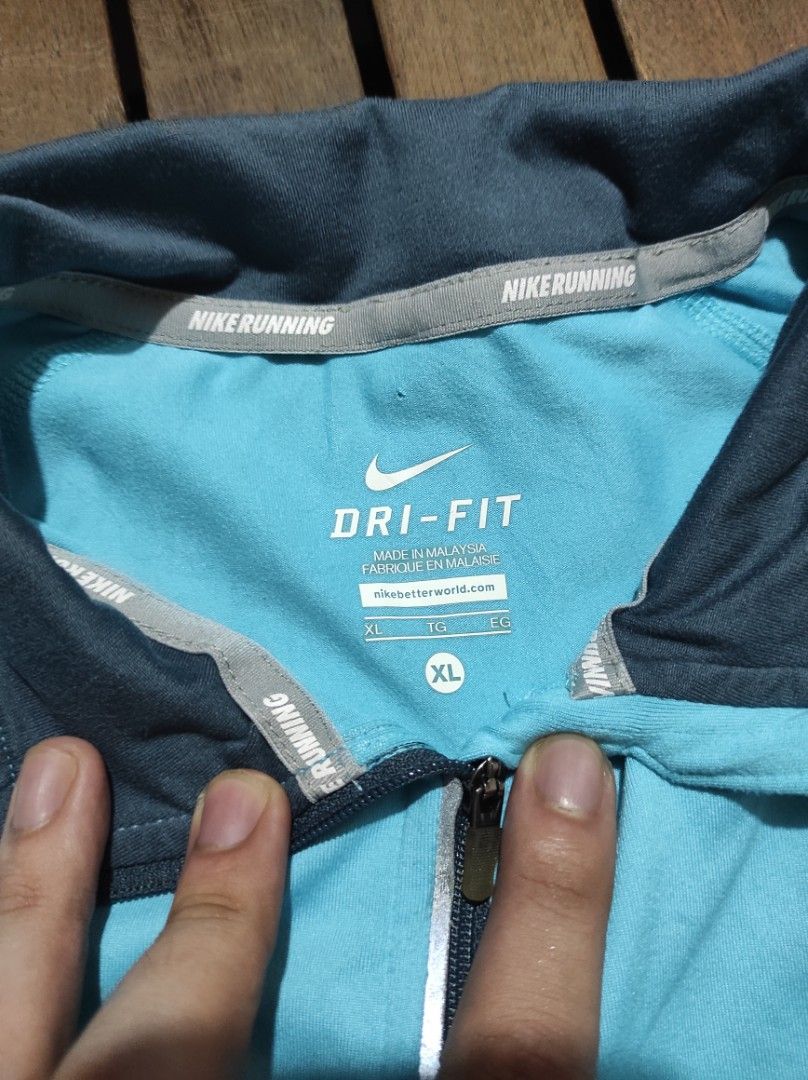 NIKE RUNNING DRI-FIT LONG SLEEVE (Category: Activewear) located in Las Pinas. Submitted by jeusmanlangit (Listing ID 1462915154, Image 3). Description: NIKE RUNNING DRI-FIT LONG SLEEVE SIZE: XL DIMES: W: 23 L: 27 NO ISSUE 550 PESOS LANG DM📩.