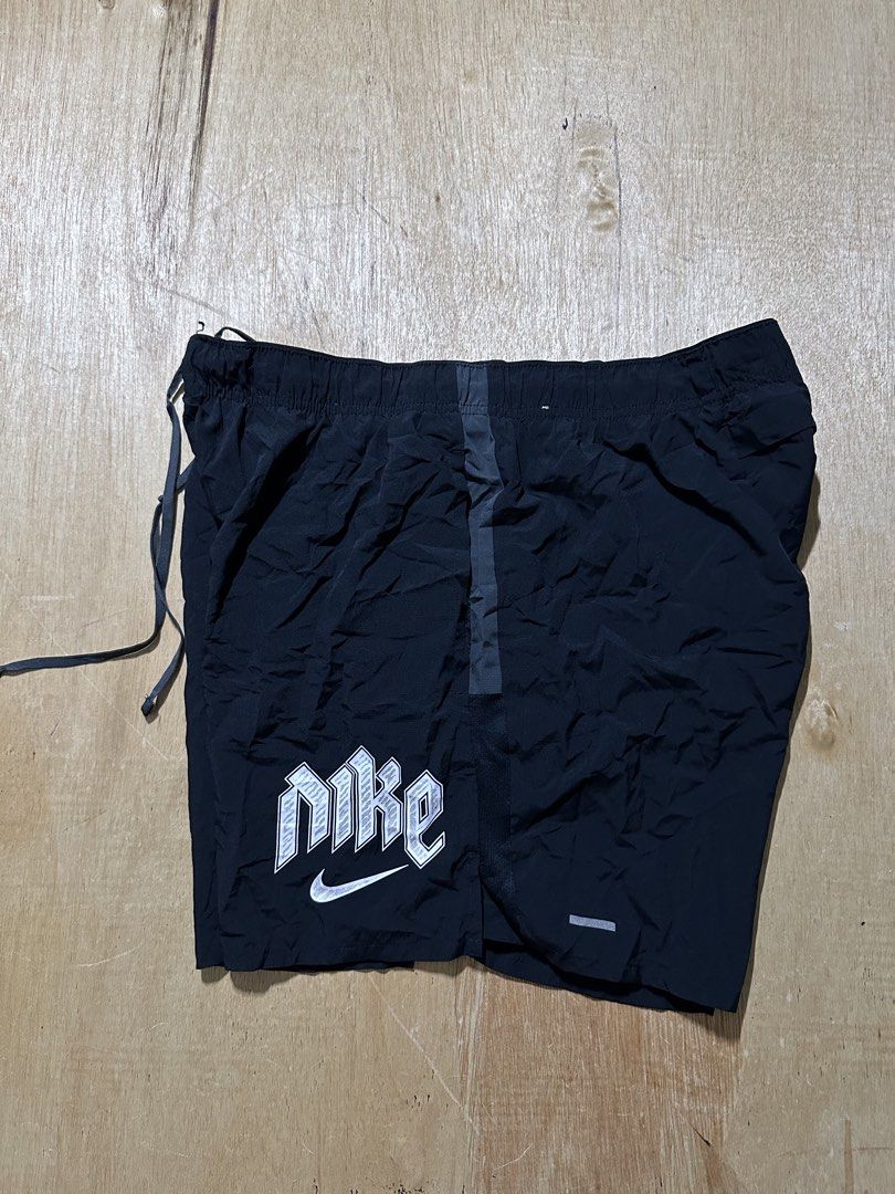Nike Running Shorts (Category: Activewear) located in Bacolod City. Submitted by dannnsoy (Listing ID 1463018165, Image 1). Description: Nike Running Short •In excellent condition •Dimension: 31”-34” x 15” •Price: 899 only 📍Note: Color may vary to due lighting and camera resolution. .