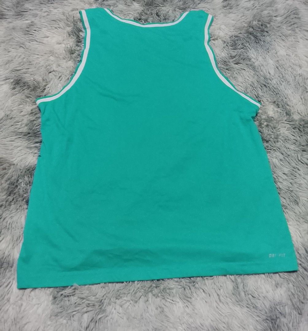 Nike SB Tank Top 2XL (Category: Activewear) located in Davao. Submitted by thevintagehunterdvo (Listing ID 1463016352, Image 3). Description: Width 24 Length 29 799+89 sf.