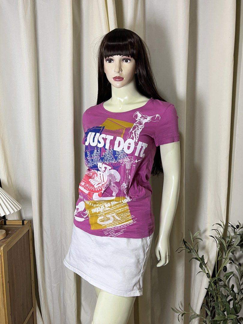 Nike shirt (Category: Shirts) located in Mabalacat. Submitted by missy_rose27 (Listing ID 1463008072, Image 2). Description: Size: S-M.