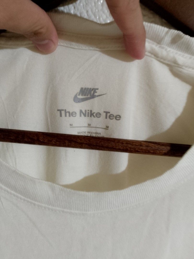 NIKE SHIRT (Category: Tshirts & Polo Shirts ) located in Tabaco. Submitted by zerothreethrift (Listing ID 1463019074, Image 3). Description: NIKE SHIRT SIZE MEDIUM EXCELLENT PM IF INTERESTED ALBAY LOCATION.