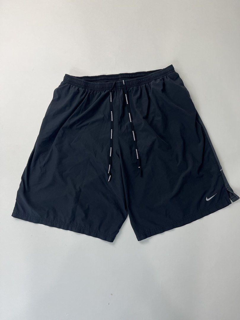 Nike Shorts (Category: Shorts) located in Makati City. Submitted by ufcknwthbst (Listing ID 1463010517, Image 1). Description: 20 inch length 9.5/10 condition 9/10 garter No issue.