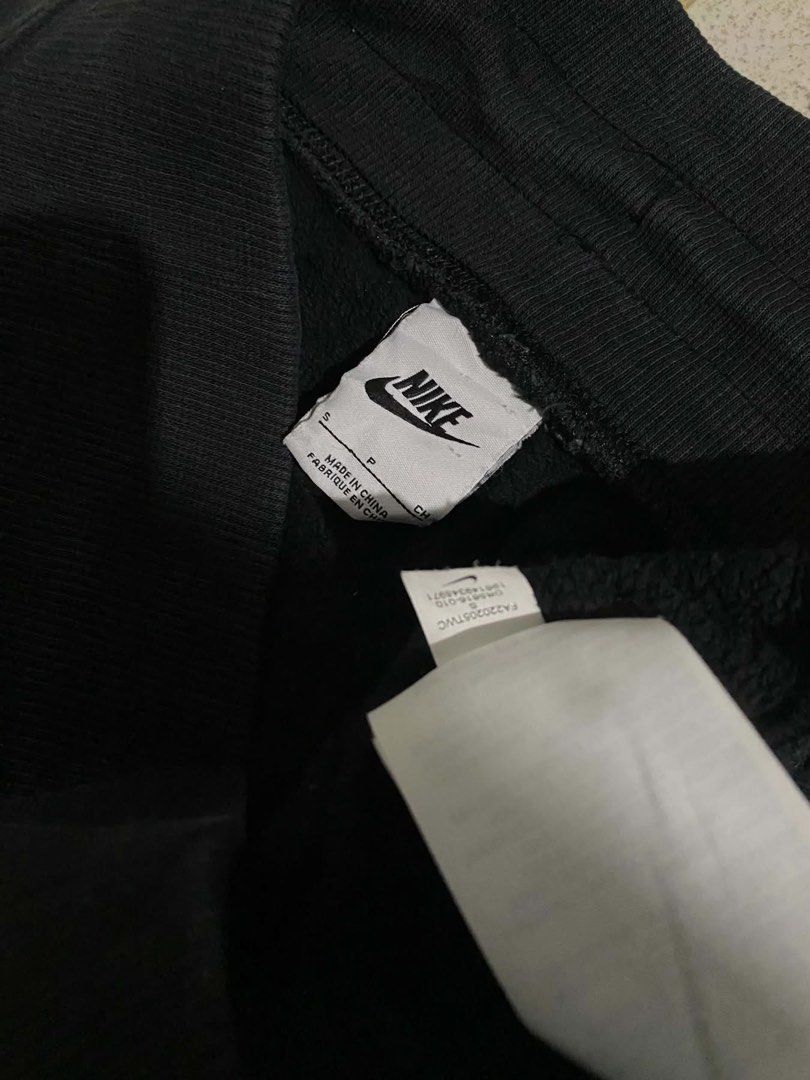 Nike Swoosh Fleece (Category: Joggers) located in Pagadian. Submitted by romenallauderes (Listing ID 1463046534, Image 3). Description: Nike Swoosh Fleece Waist: 30 - 32 Excellent Condition 10/10 Color Rate No issues.
