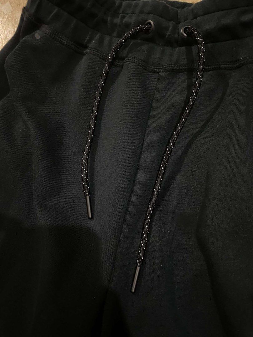 Nike Techfleece Pants (Category: Joggers) located in Pagadian. Submitted by romenallauderes (Listing ID 1463046185, Image 2). Description: Nike Techfleece Pants Waist: 28 - 32 Length: 37 Brand New Condition 10/10 Color Rate no issues.