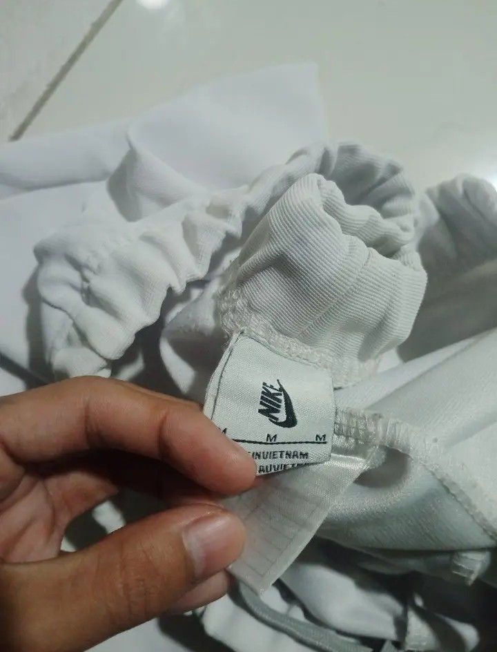 Nike twotone short (Category: Activewear) located in Manila. Submitted by rei.malaya (Listing ID 1463069751, Image 3). Description: .