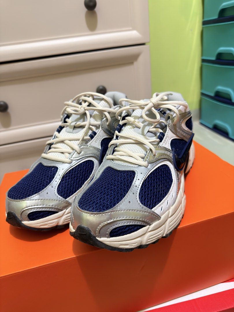 Nike v5 RNR blue void Size 11 (Category: Sneakers) located in Taytay. Submitted by sockaccomplished6 (Listing ID 1463030657, Image 3). Description: Sz 11 wala na tawad. Firm price na yan at no to trade. No to COP Condition: 9.5/10 Bihira lang magamit. Kailangan na idispose at sayang. Lalamove or meetup within Taytay or Cainta. All are my personal shoes. .