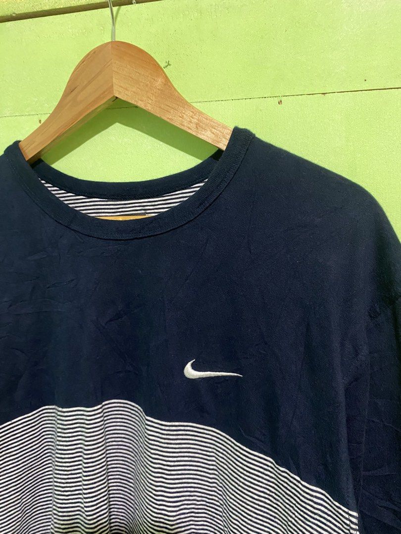 Nike Vintage (Category: Activewear) located in San Isidro, Davao del Norte. Submitted by lanajaregie (Listing ID 1463036559, Image 2). Description: Nike Excellent condition Size M on tag fit to Xl Dimes W21.5 L 29 No issue 📤📤.