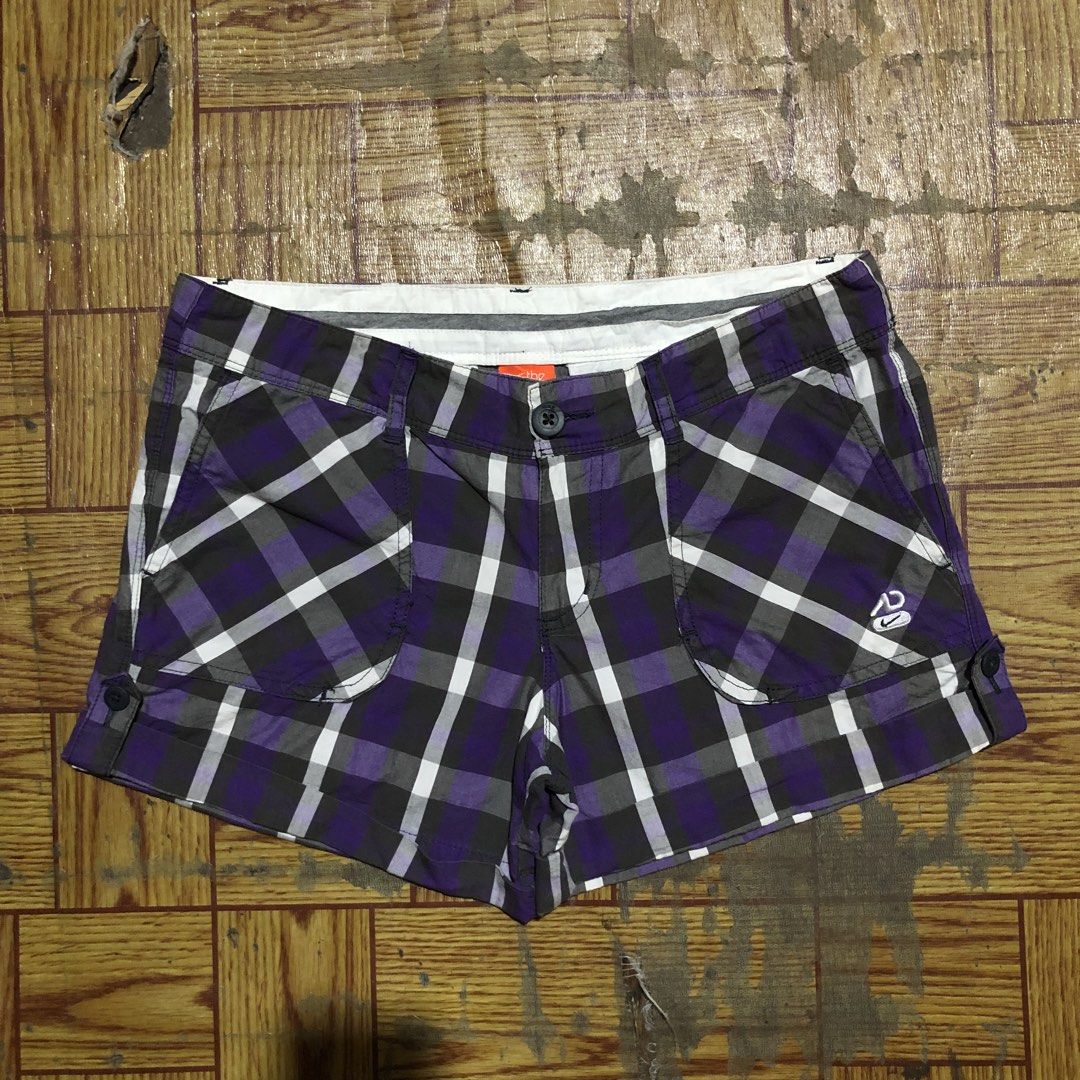 NIKE Y2K ATHLETIC DEPT. PLAID SHORT (Category: Shorts) located in Dasmarinas. Submitted by cornyxmessy (Listing ID 1463058872, Image 1). Description: waist - 32 length - 11.