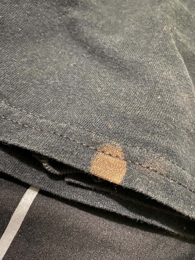 Nirvana graphic tee (Authentic) (Category: Activewear) located in Binan City. Submitted by katespanie (Listing ID 1462946349, Image 3). Description: Medyo visible ang kaunting lukot o wrinkles sa tela dahil siguro sa pagka-display sa mannequin, pero madali naman itong madaanan ng plantsa.Pansinin na ang itim na kulay ng tela ay medyo faded o may kaunting pagka-washed out na, na normal naman para sa mga pre-loved o vintage band tees. Still in good