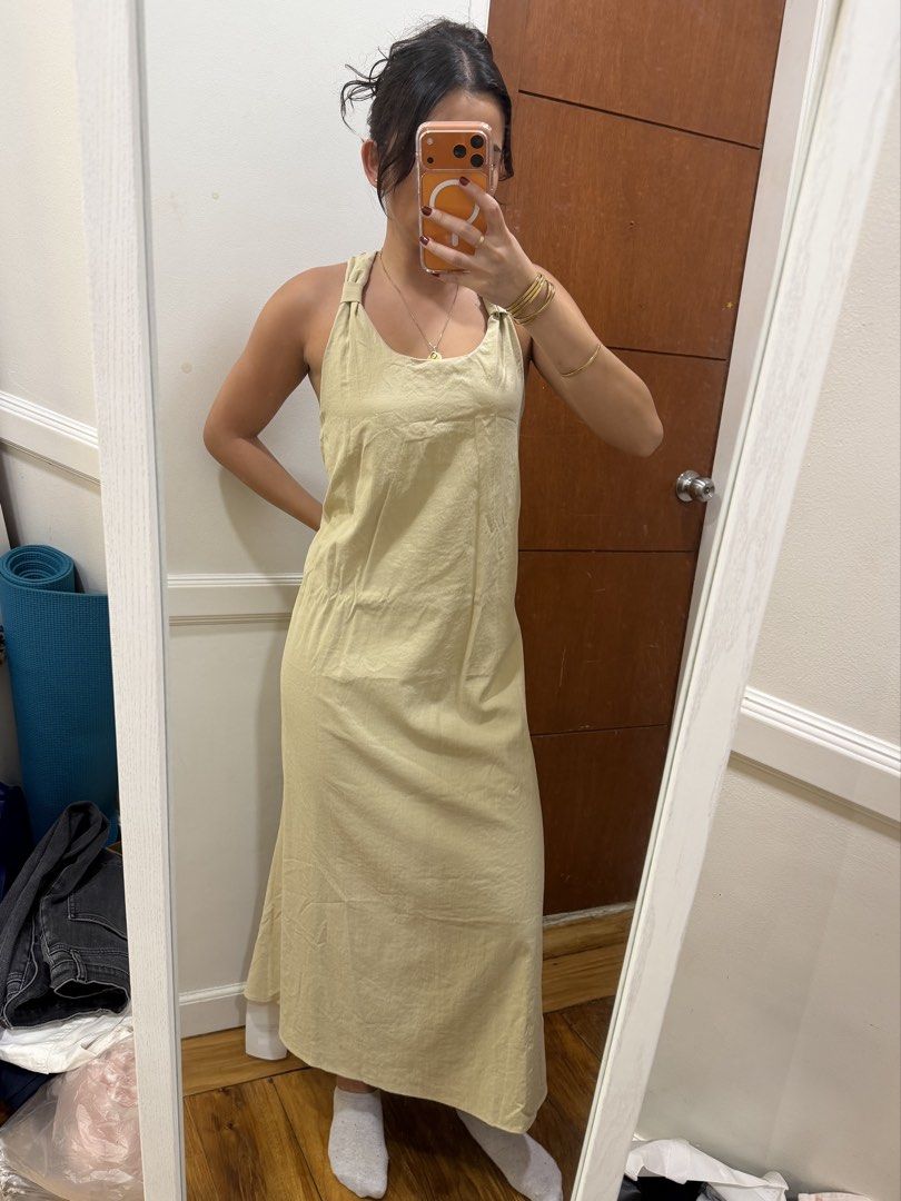 nude beige maxi dress (Category: Dresses) located in Manila. Submitted by beysclosett (Listing ID 1463024579, Image 1). Description: - never used - good condition - effortlessly cute - fits S-M.