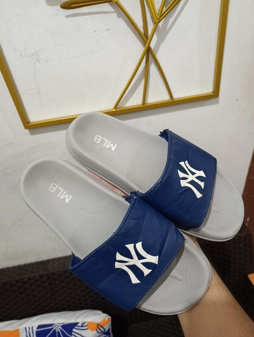 NY MLB SLIDES (Category: Slippers & Slides) located in Mandaluyong City. Submitted by kasoysoythrift28 (Listing ID 1463013925, Image 3). Description: us7 mens.