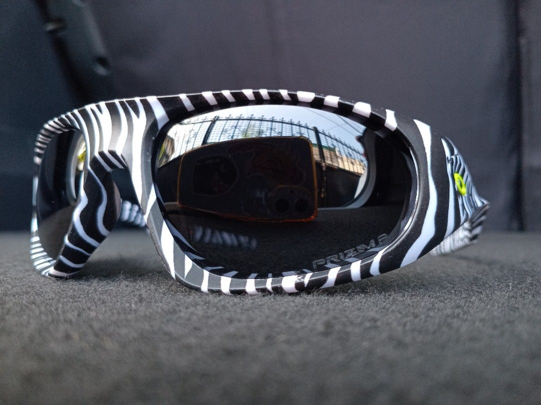 Oakley Neoforma - BENGAL/PRZM BLK (Category: Sunglasses & Eyewear) located in Paranaque City. Submitted by digistoryanimations (Listing ID 1462915608, Image 3). Description: Oakley Neoforma "Bengal / Prizm Black" Dimensions: Size 60 Lens width (A) 60 mm Lens height (B) 39 mm Bridge width (DBL) 18 mm Temple Length (TL) 130 mm Letter size M.