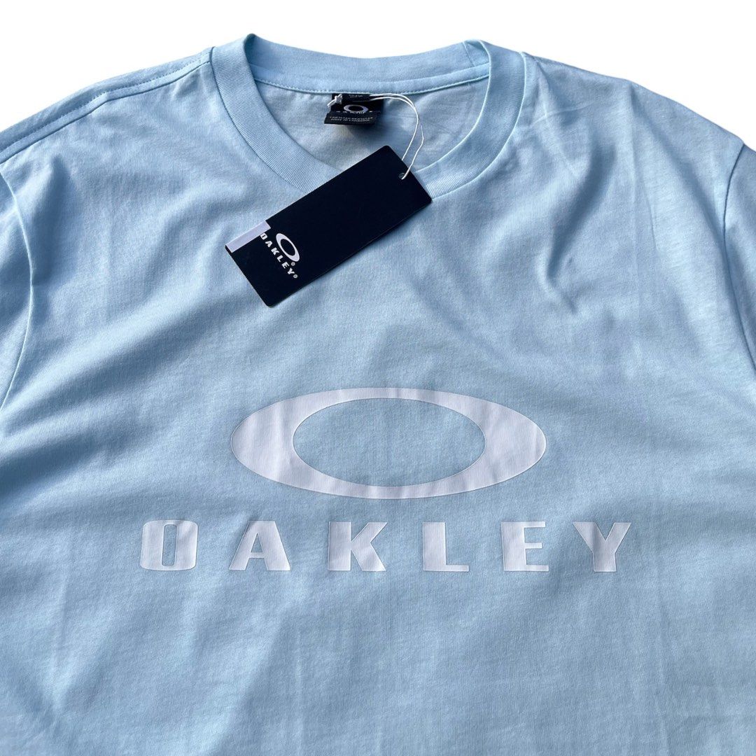Oakley O Bark 2.0 Frost (Category: Activewear) located in Cadiz. Submitted by balatik_outdoor7thrift (Listing ID 1463073853, Image 2). Description: Oakley O Bark 2.0 Frost Brandnew With Hangtag Size Medium Asian (Width-21), (Length-28) 10/10 Color Rate Issue/s:None Negros Occidental📍 Shipping via J&T🚚.