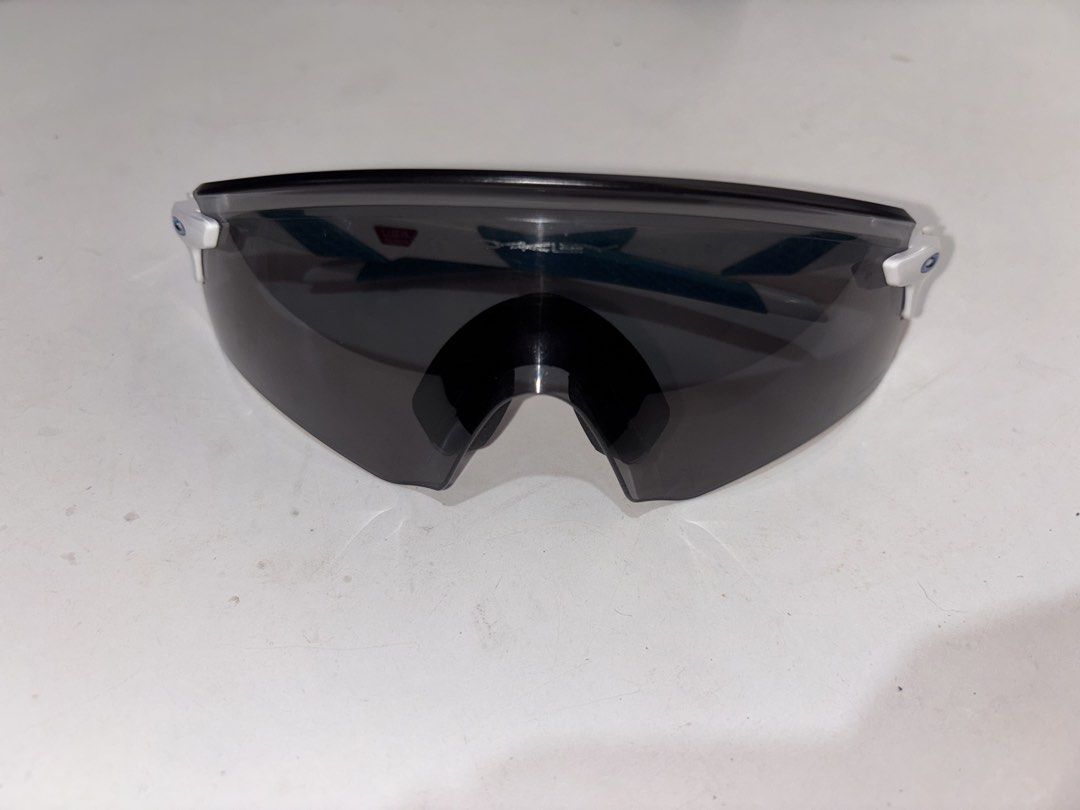 OAKLEY ORIGINAL SUNGLASSES (Category: Sunglasses & Eyewear) located in Manila. Submitted by marxeuzcatacutan21 (Listing ID 1462924993, Image 3). Description: Bought: 2023 Location: Dasmariñas, Cavite Condition: • Pre-loved / used • Still in good condition overall • Minor yellowish discoloration on the frame handles • Has a few small bubbles/imperfections on the frame • Please see photos for actual condition RFS: 📦 Decluttering — hindi na nagagam