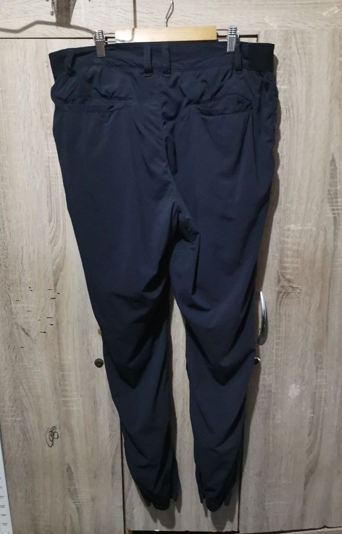 Oakley tracker pants (Category: Trousers) located in San Pedro. Submitted by thriftersthrift (Listing ID 1463105514, Image 2). Description: Waistline (inches) :36 Length(inches) :41 Good condition Already wash Color rate : 10 /10 🌵ALL ITEMS ARE FROM UKAY BALE SO MANAGE YOUR EXPECTATION 🌵 ASK SELLER FOR MORE INFORMATION COLOR MAY CHANGE TRU LIGHTING.