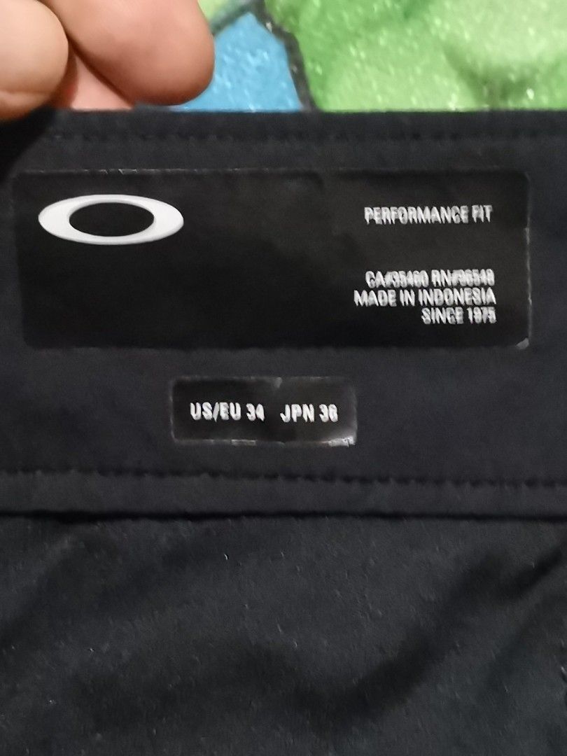Oakley tracker pants (Category: Trousers) located in San Pedro. Submitted by thriftersthrift (Listing ID 1463105514, Image 3). Description: Waistline (inches) :36 Length(inches) :41 Good condition Already wash Color rate : 10 /10 🌵ALL ITEMS ARE FROM UKAY BALE SO MANAGE YOUR EXPECTATION 🌵 ASK SELLER FOR MORE INFORMATION COLOR MAY CHANGE TRU LIGHTING.