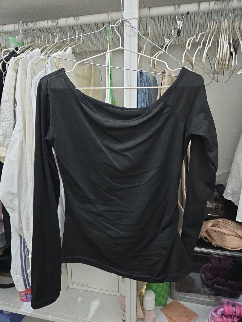 Off Shoulder Long Sleeve Top - Tiktok Shop (Category: Longsleeves) located in Agoncillo. Submitted by ariannacvii (Listing ID 1462996487, Image 1). Description: 👚 Pre-Loved Off Shoulder Long Sleeve Top — ₱85 I’m currently decluttering my wardrobe and letting go of some of my pre-loved clothes! 🤍 • Size: L • Brand: Tiktok Shop • Condition: New (No Tag) • Price: ₱85 ✨ Perfect for casual, everyday outfits and easy to style! 📌 IMPORTANT NOTE: Some